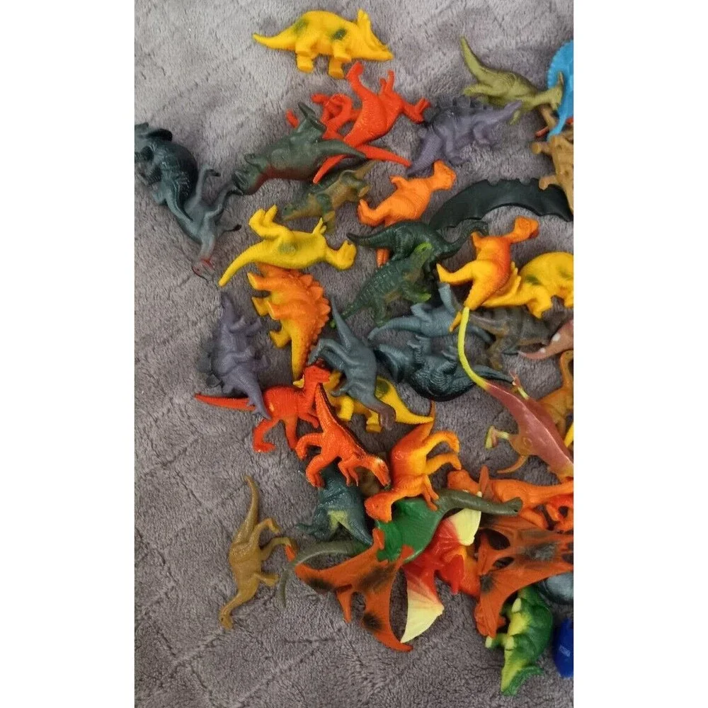 Lot Of 86 Dinosaurs Unbranded Small Variety T-Rex Play Toys